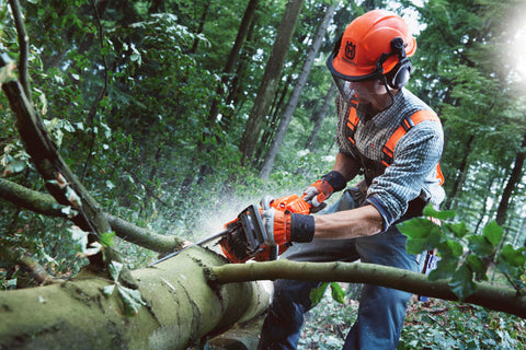 Husqvarna 555 Chainsaw with 18" Bar and Chain