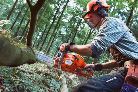 Husqvarna 555 Chainsaw with 18" Bar and Chain