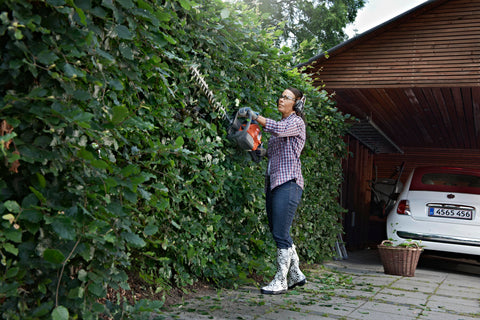 Husqvarna 122HD45 Petrol Hedge Cutter (Ex Display)